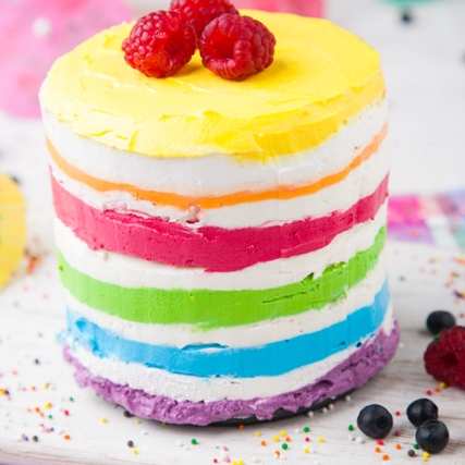 Сладоледена торта „Дъга“ с пресни плодове 