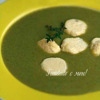 Спаначено-чеснова супа с топчета от Пaрмезан и Рикота