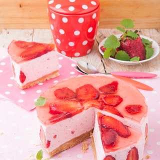 Торта „Фантазия“ с ягоди