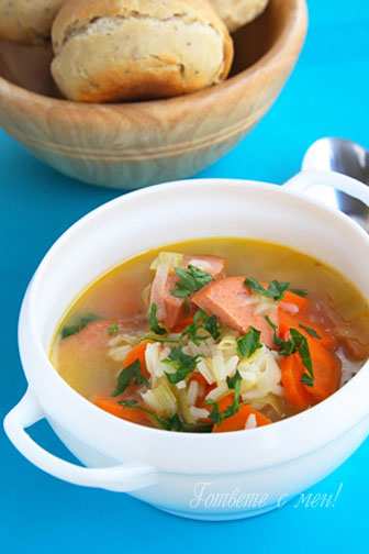 Зеленчукова супа с ориз и наденица